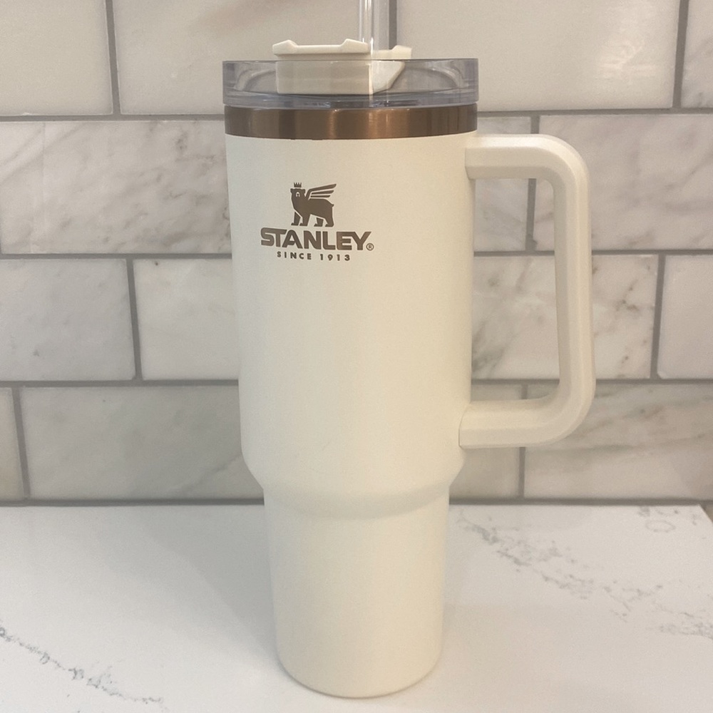NEW Stanley Quencher Magnolia Exclusive 40oz
